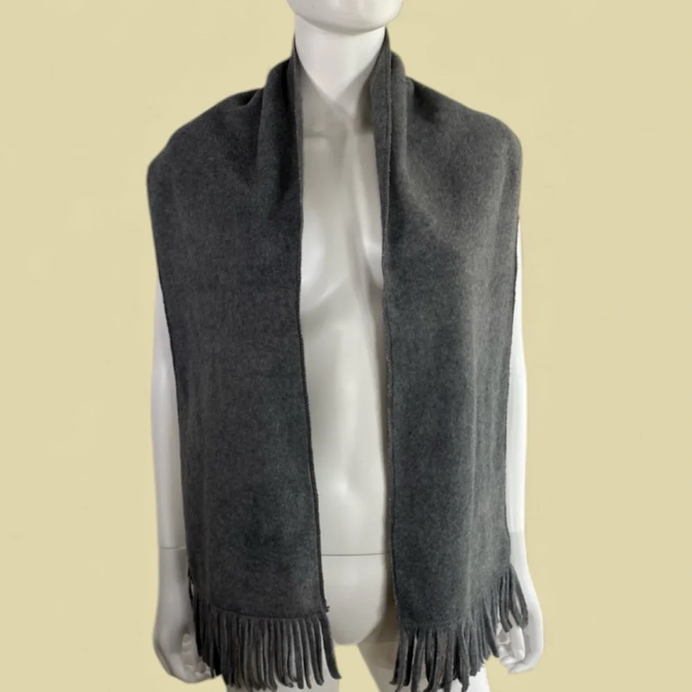 AMANDA SMITH FRINGE GRAY SOFT SCARF